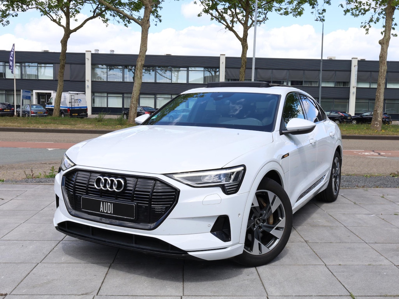 Audi e-tron Sportback - 50 quattro 313PK | Panodak | Vol Leer | Keyless | Achteruitrijcamera | Elektrische kofferk - AutoWereld.nl
