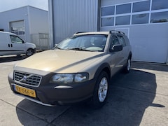 Volvo V70 - 2.4 D5 AWD Comfort Line AUTMAAT. TREKHAAK. NETTE AUTO
