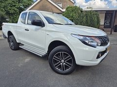 Mitsubishi L 200 - 2.4 DI-D Club Cab 4x4 Invite 90.000km nieuwstaat 1e eigenaar