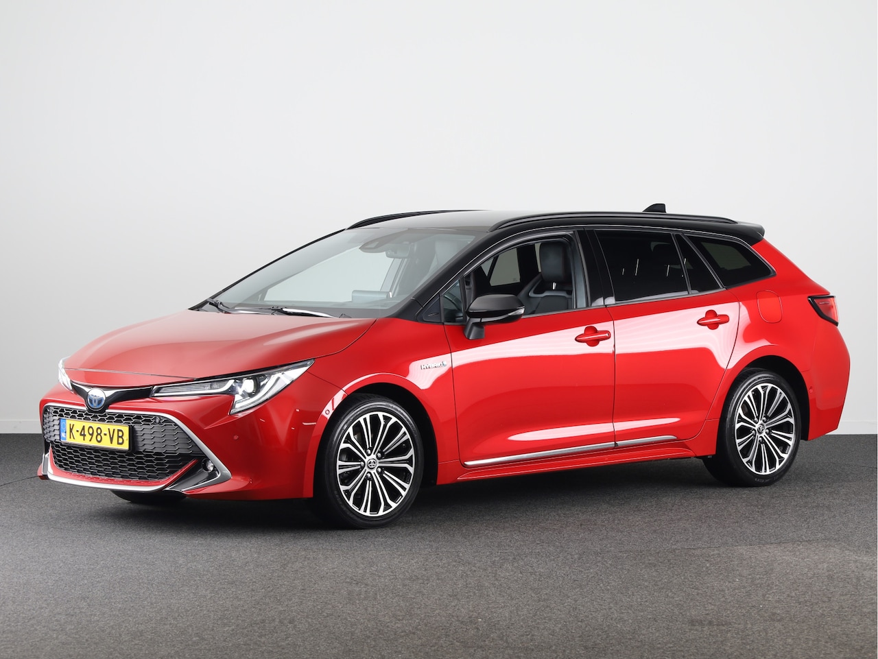 Toyota Corolla Touring Sports - 1.8 Hybrid Executive | NL-Auto | Navigatie | Parkeersensoren V+A | Verwarmde voorstoelen | - AutoWereld.nl