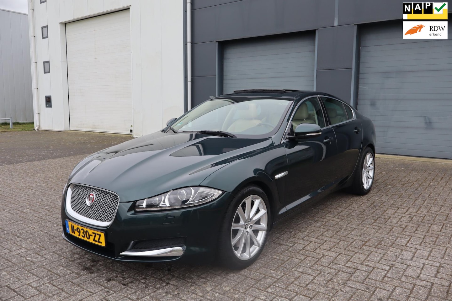 Jaguar XF - 3.0 V6 Aut/Dealer onderhouden!!Schuifdak - AutoWereld.nl