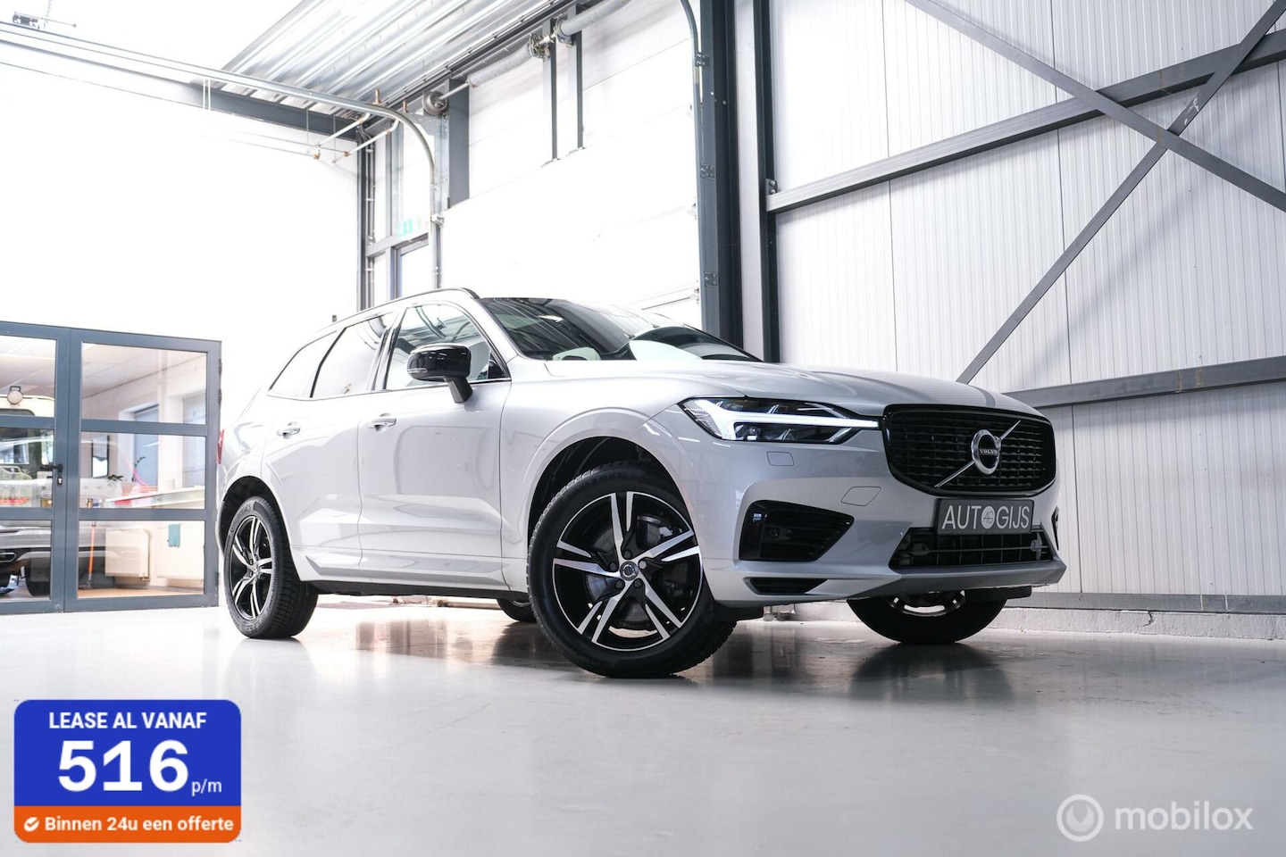 Volvo XC60 - 2.0 Recharge T8 AWD R-Design 390 pk | Trekhaak | Schuifdak | Dealer onderhouden | Camera | - AutoWereld.nl