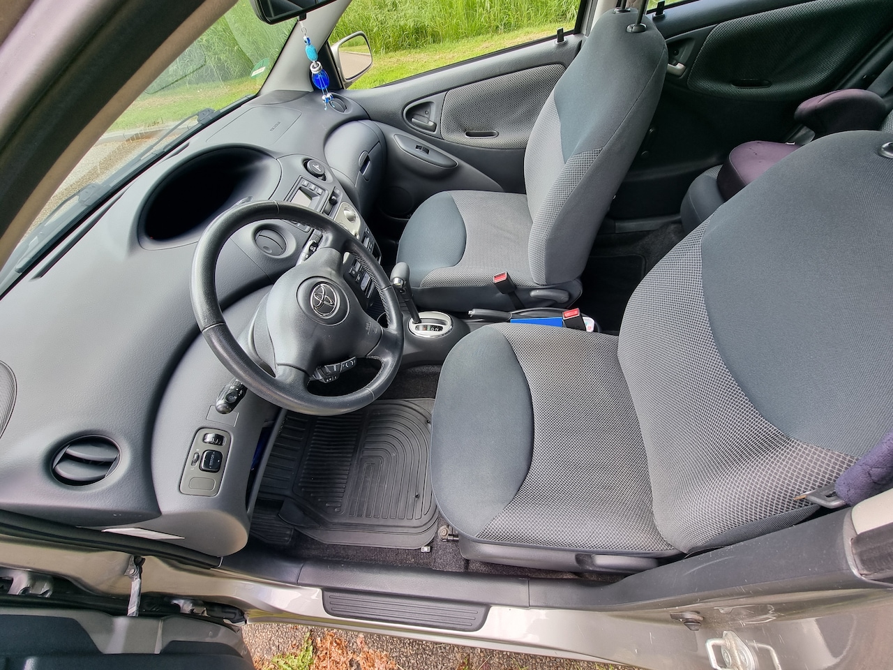 Toyota Yaris - 1.3 VVT-i Sol - AutoWereld.nl