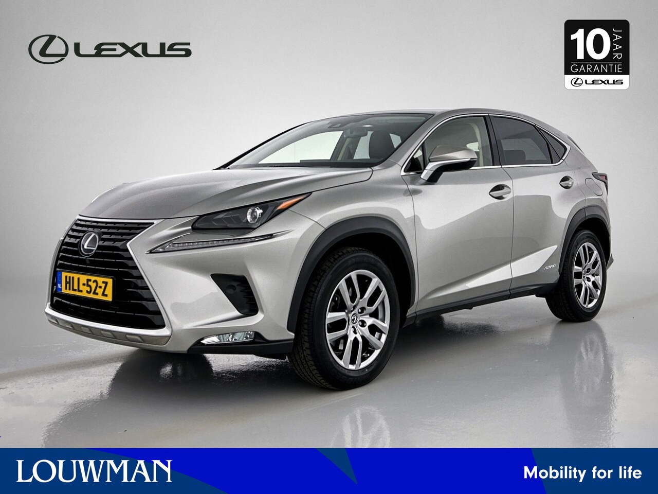 Lexus NX - 300h AWD Luxury Edition Limited | Panoramadak | Trekhaak | Stoelverwarming | Apple CarPlay - AutoWereld.nl