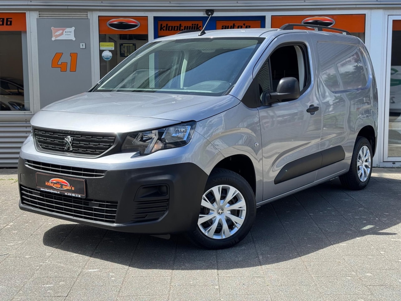 Peugeot Partner - 1.2 PureTech Premium Benzine *MARGE* 3-Persoons Airco Cruise 48.000km - AutoWereld.nl