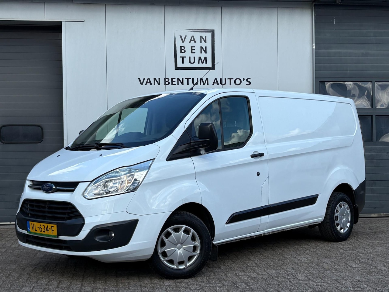 Ford Transit Custom - 270 2.2 TDCI 101pk Airco Cruise 3-pers. Trekhaak - AutoWereld.nl