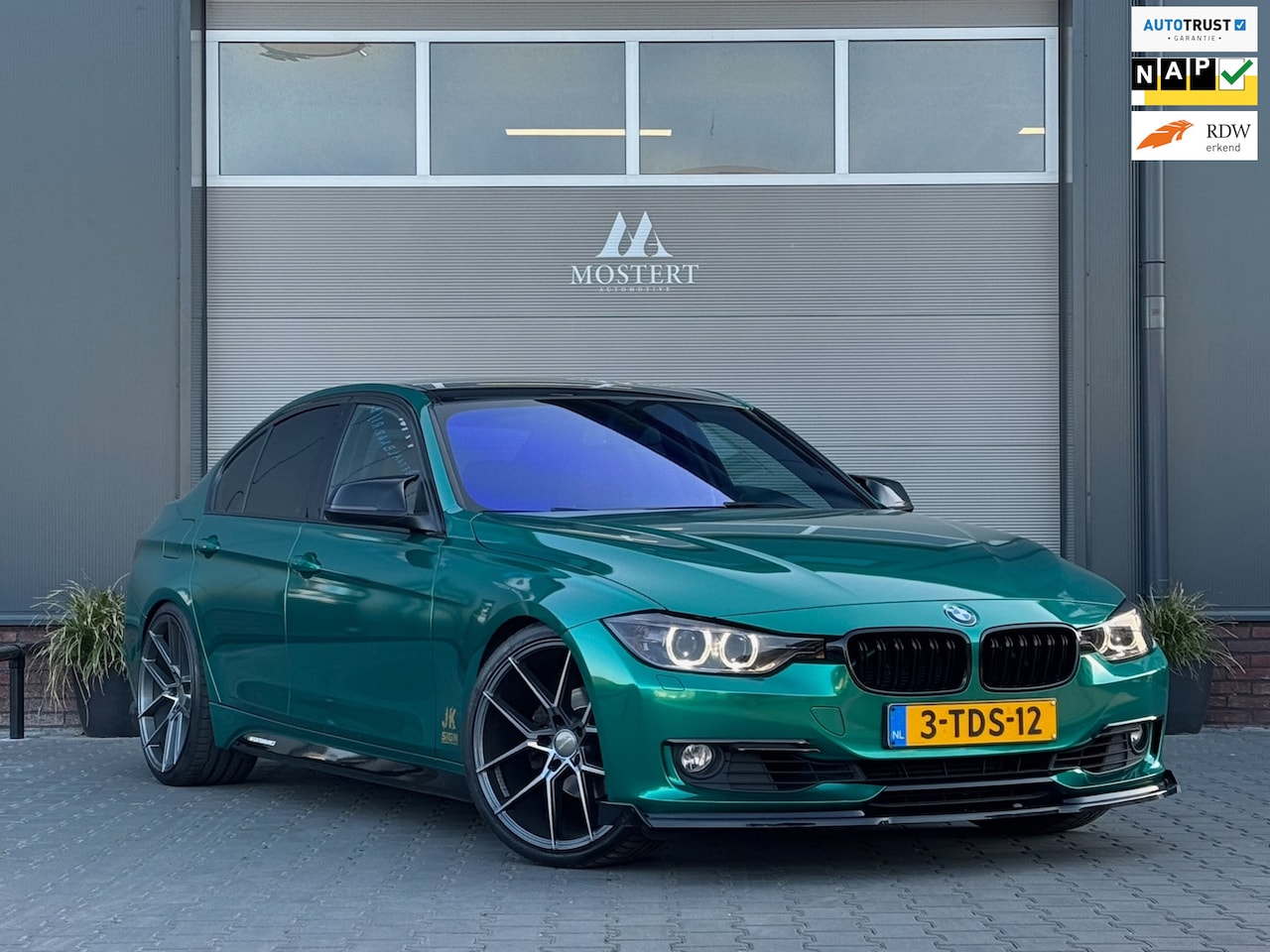 BMW 3-serie - 320i/184pk High Executive Automaat|2014|Camera|NAP|Navi|Leder|Cruise|Memory|Stoelverw.|20" - AutoWereld.nl