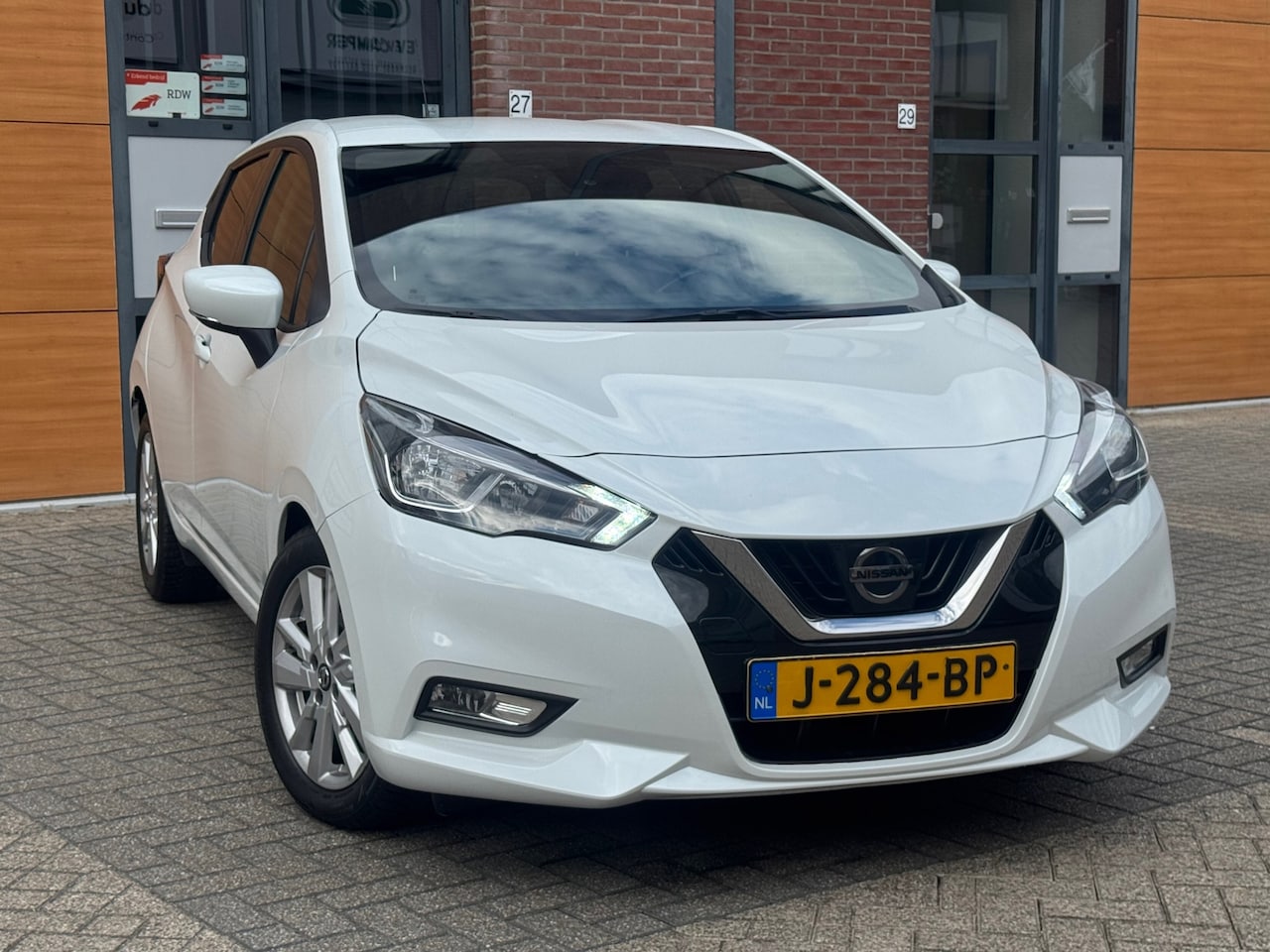 Nissan Micra - 1.0 IG-T N-Connecta 1.0 IG-T N-Connecta - AutoWereld.nl