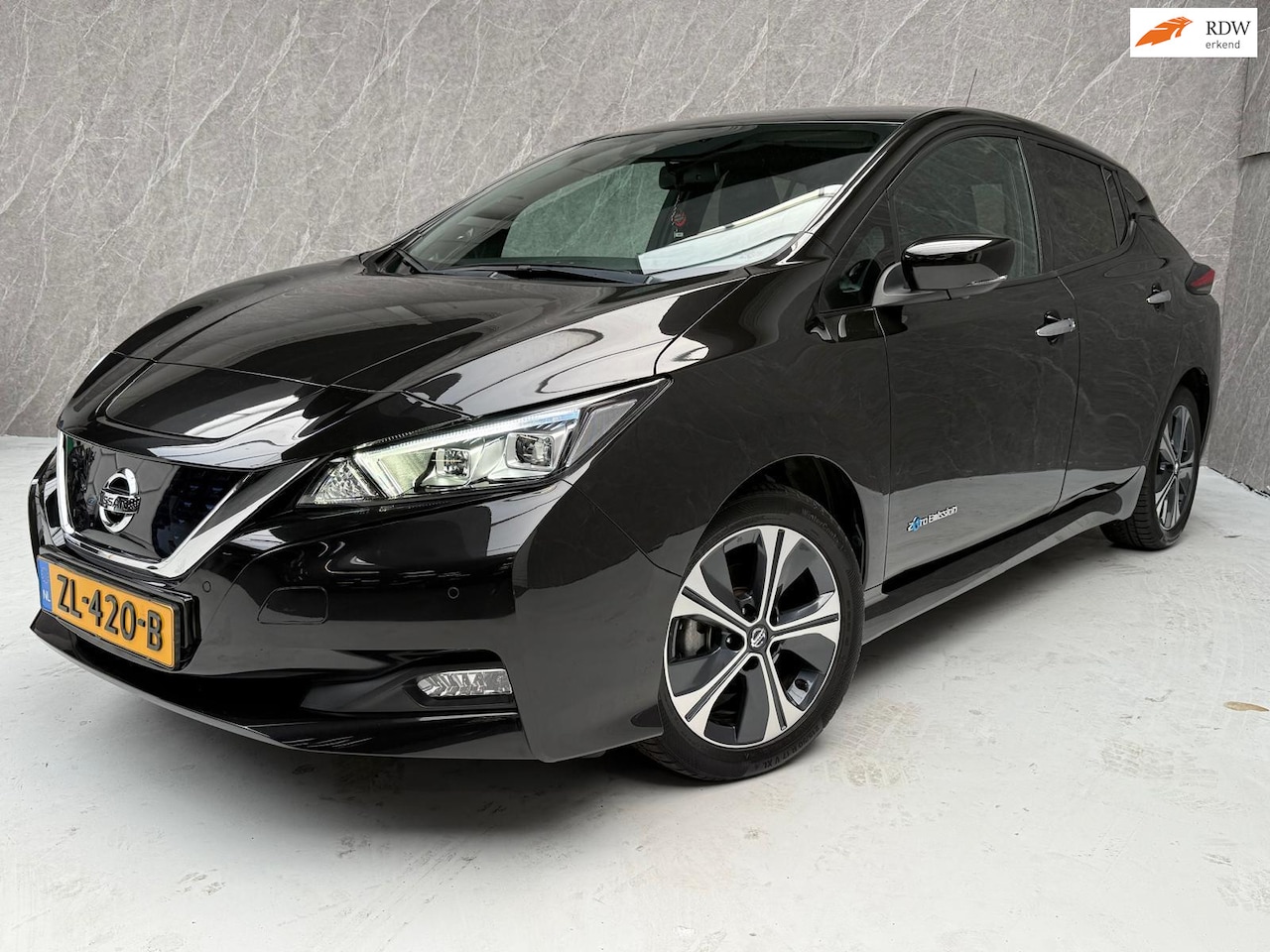 Nissan LEAF - Tekna 40 kWh / Full Option / Dealer Onderh - AutoWereld.nl