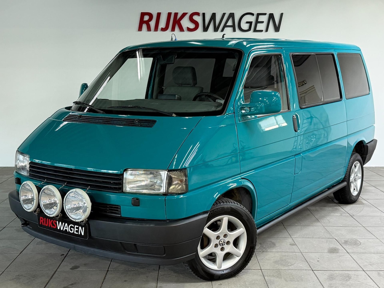 Volkswagen Transporter Caravelle - CL 2.5 Benzine/Automaat/Airco - AutoWereld.nl