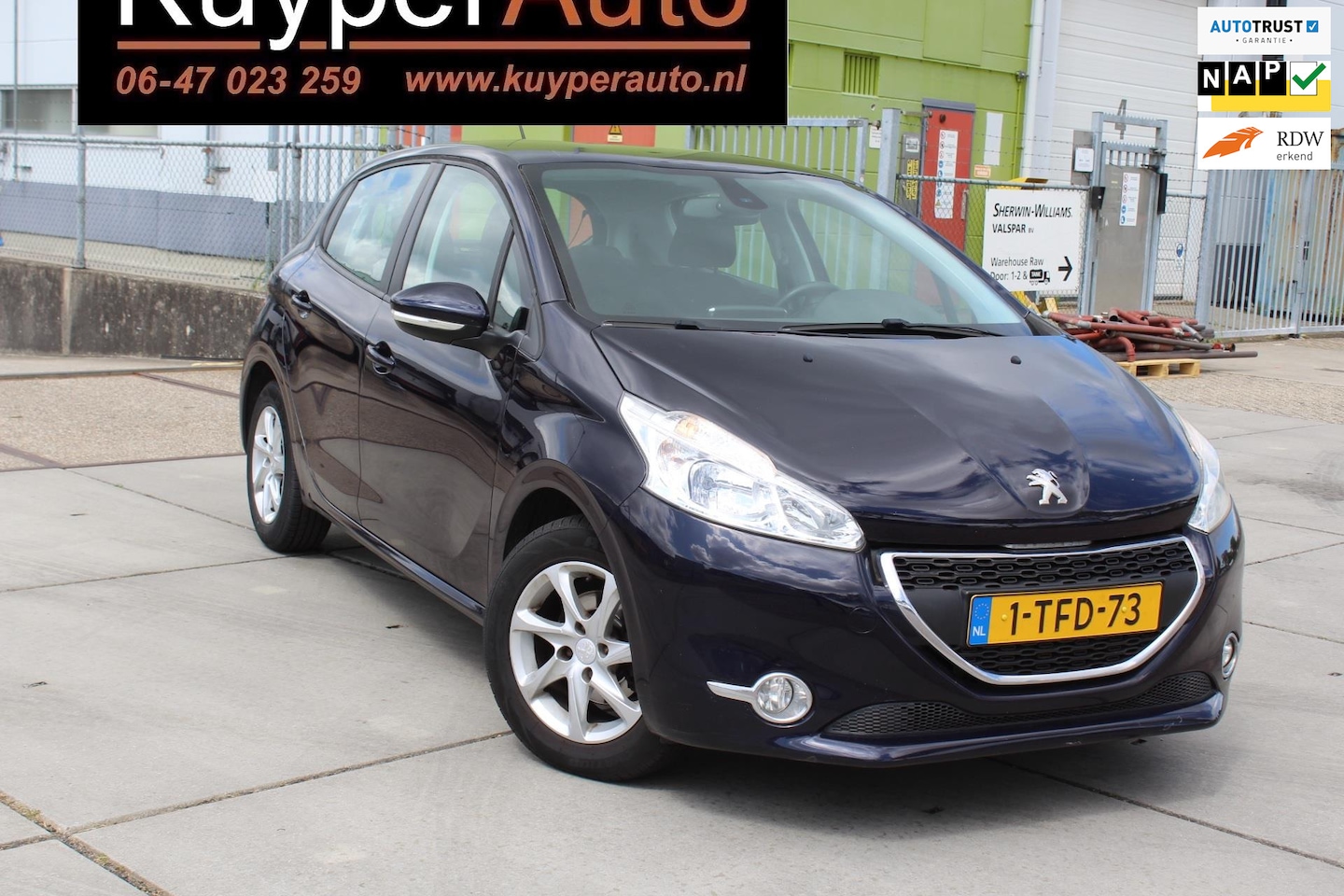 Peugeot 208 - 1.2 VTi Envy 5 deurs clima multimedia cruise navi parkeersensoren - AutoWereld.nl