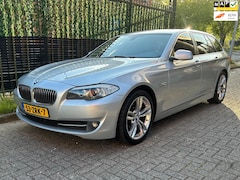 BMW 5-serie Touring - 520i High Executive Grijs NAP|LEDER|CRUISE