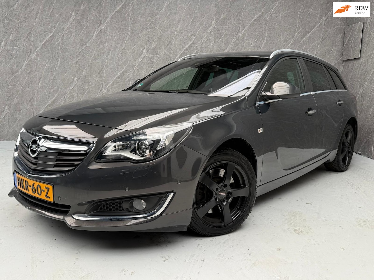 Opel Insignia Sports Tourer - 2.0 T Cosmo 4x4 2.0 T Cosmo 4x4 250 PK - AutoWereld.nl