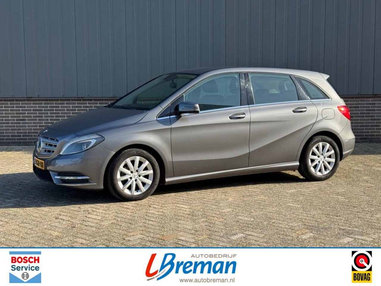 Mercedes-Benz B-klasse - 180 AMBITION  Automaat LEDER trekhaak - AutoWereld.nl