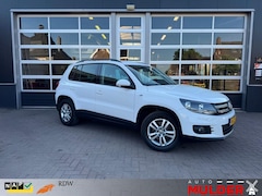 Volkswagen Tiguan - 1.4 TSI 122PK BLUEMOTION T. COMF. en DES. / AIRCO / TREKHAAK