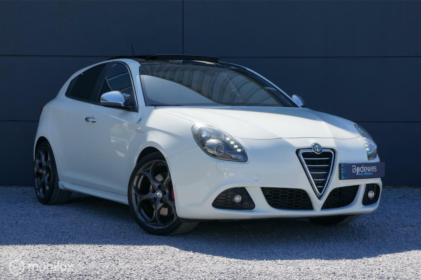 Alfa Romeo Giulietta - 1.7 TBi Quadrifoglio Verde Pano Leder! - AutoWereld.nl