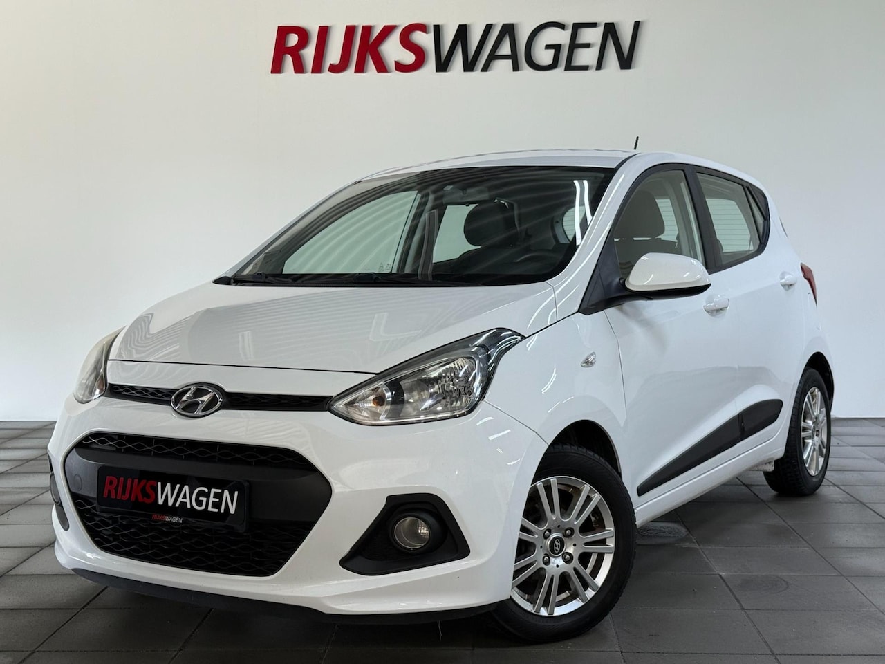 Hyundai i10 - 1.0i i-Motion Navigatie - AutoWereld.nl