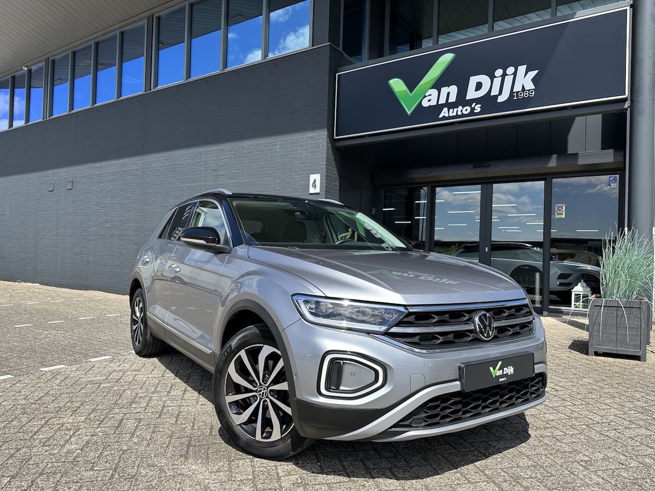 Volkswagen T-Roc - 1.5 Dsg Panodak Navi Camera Leer - AutoWereld.nl