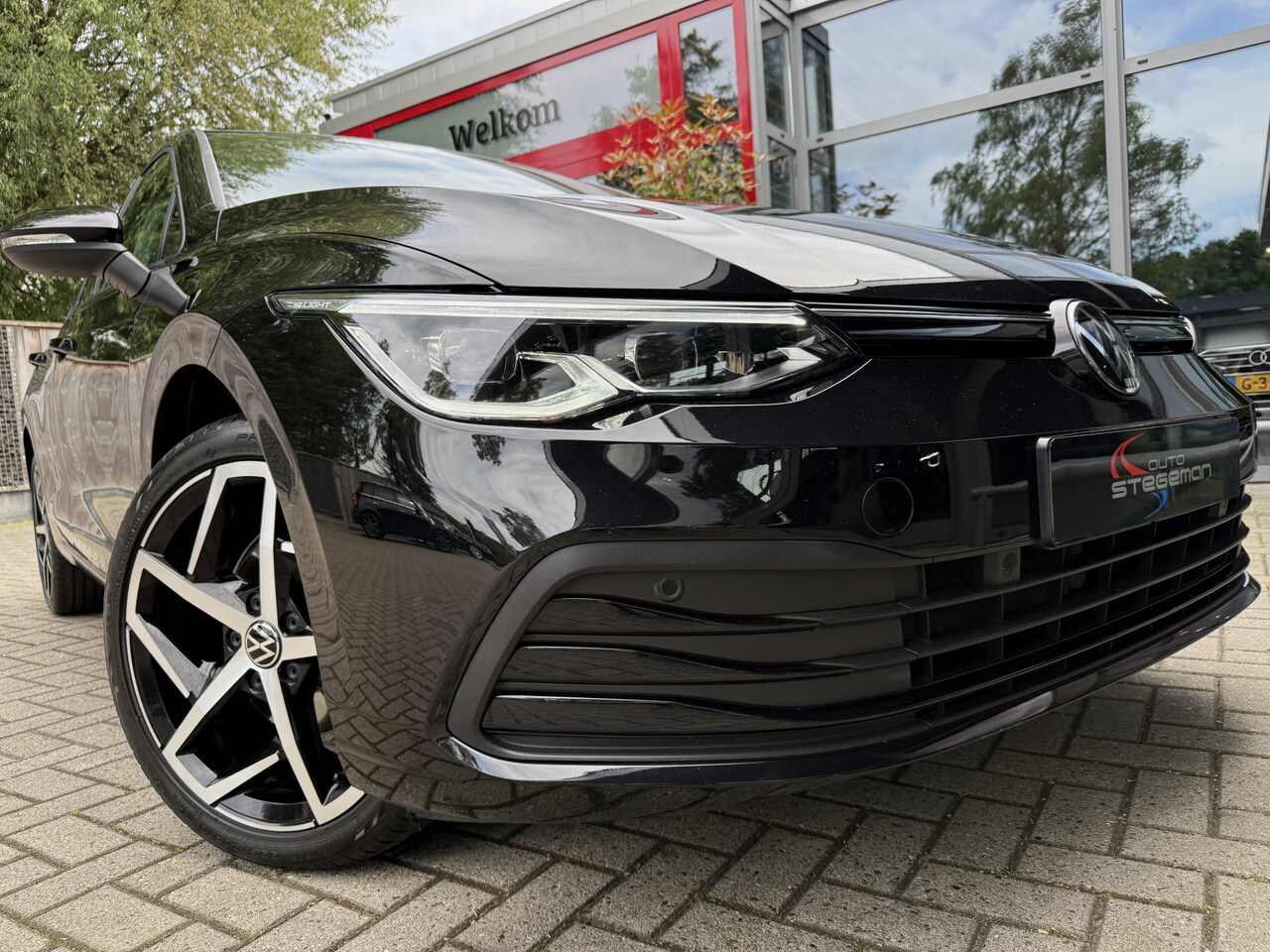 Volkswagen Golf - 1.0 eTSI AUT. *!* IQ LED/ 18 INCH/ MASSAGE/ CAMERA/ PRIVACY GLAS *!* - AutoWereld.nl