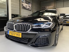 BMW 5-serie - 520i Business Edition Plus M pakket, Pano, 19inch Sfeerverlichting