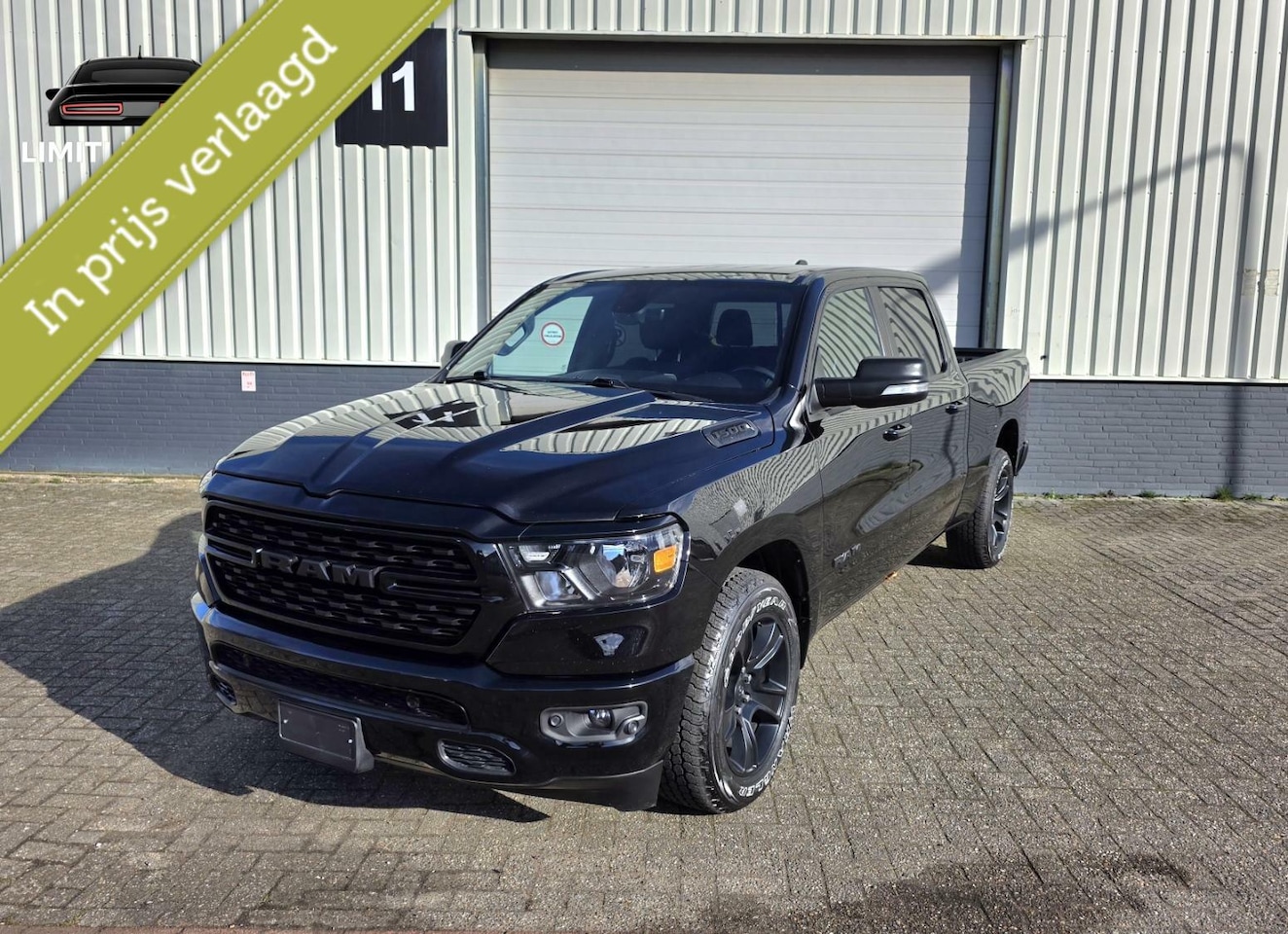 Dodge Ram 1500 - 5.7 Hemi V8 Night Edition !IN PRIJS VERLAAGD! - AutoWereld.nl