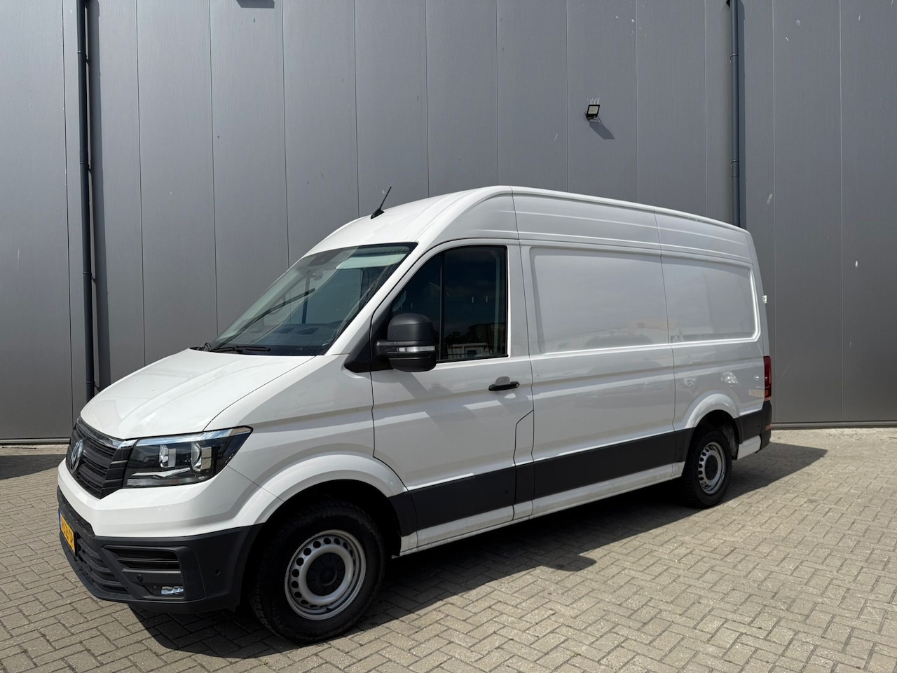 Volkswagen Crafter - 35 2.0 TDI L3H3 DC Highline 35 2.0 TDI L3H3 DC Highline - AutoWereld.nl