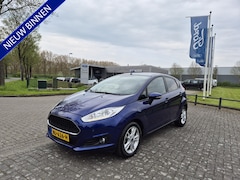 Ford Fiesta - 1.0 EcoBoost Titanium CrC Voorruit- en stoelverwarming Trekhaak NW Distributietriem