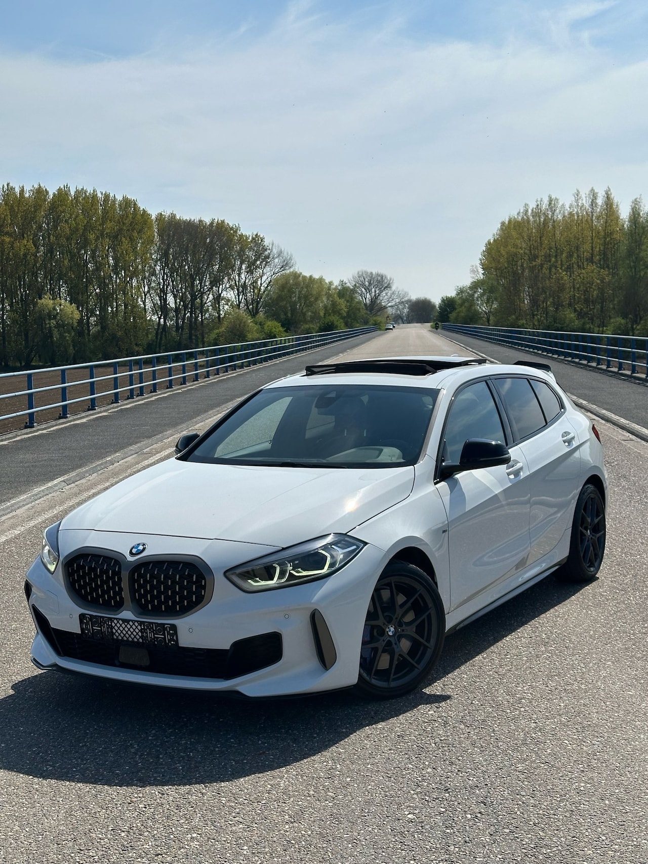 BMW 1-serie - M135i xDrive High Executive Edition - AutoWereld.nl