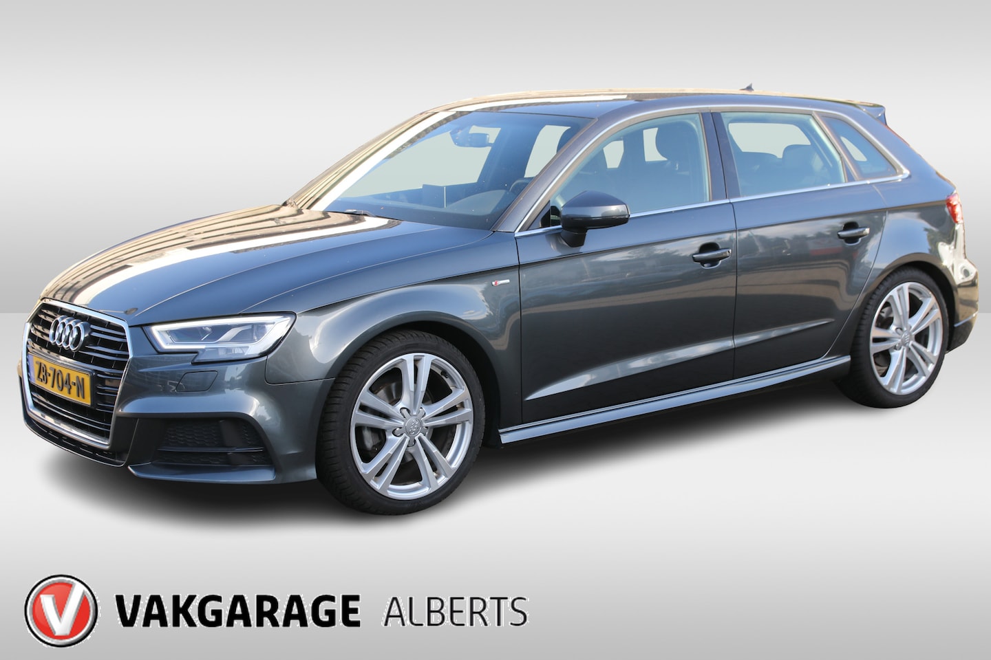 Audi A3 Sportback - 35 TFSI CoD Sport S Line Edition / Navi / Climate - AutoWereld.nl