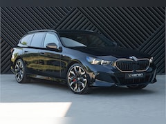 BMW 5-serie Touring - 550e xDrive M-Sport Pro Pano ACC M Stoel Bowers&Wilkens Headup ICONIC Stoelvent. Shadow Tr