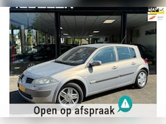 Renault Mégane - 2.0-16V Privilège Luxe AUTOMAAT | AIRCO | CRUISE | LMV