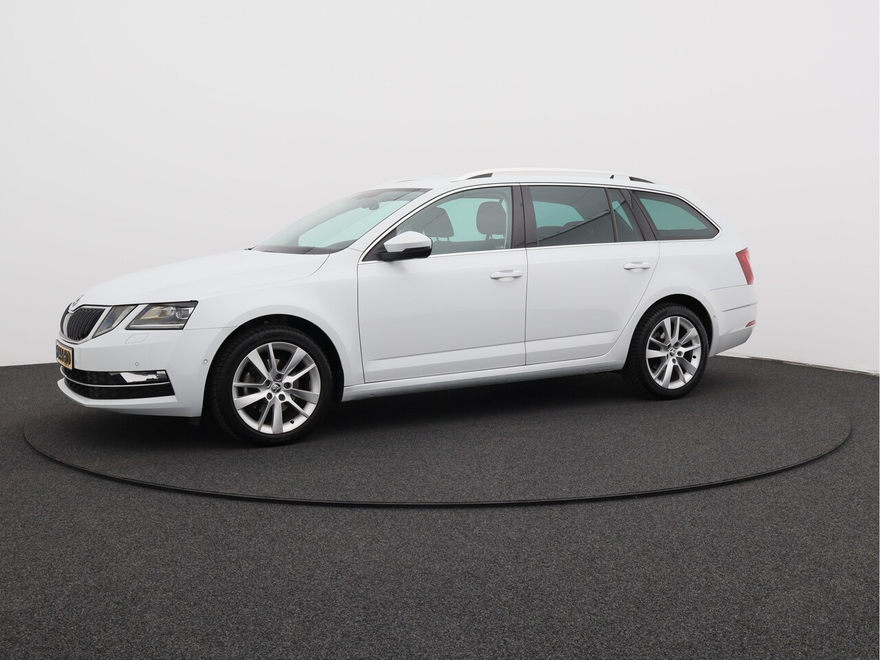 Skoda Octavia Combi - 1.5 TSI Greentech Business Edition Plus 1.5 TSI Greentech Business Edition Plus/ automaat! - AutoWereld.nl