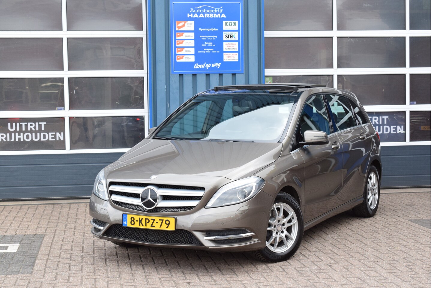 Mercedes-Benz B-klasse - 180 Ambition Automaat Trekhaak - AutoWereld.nl