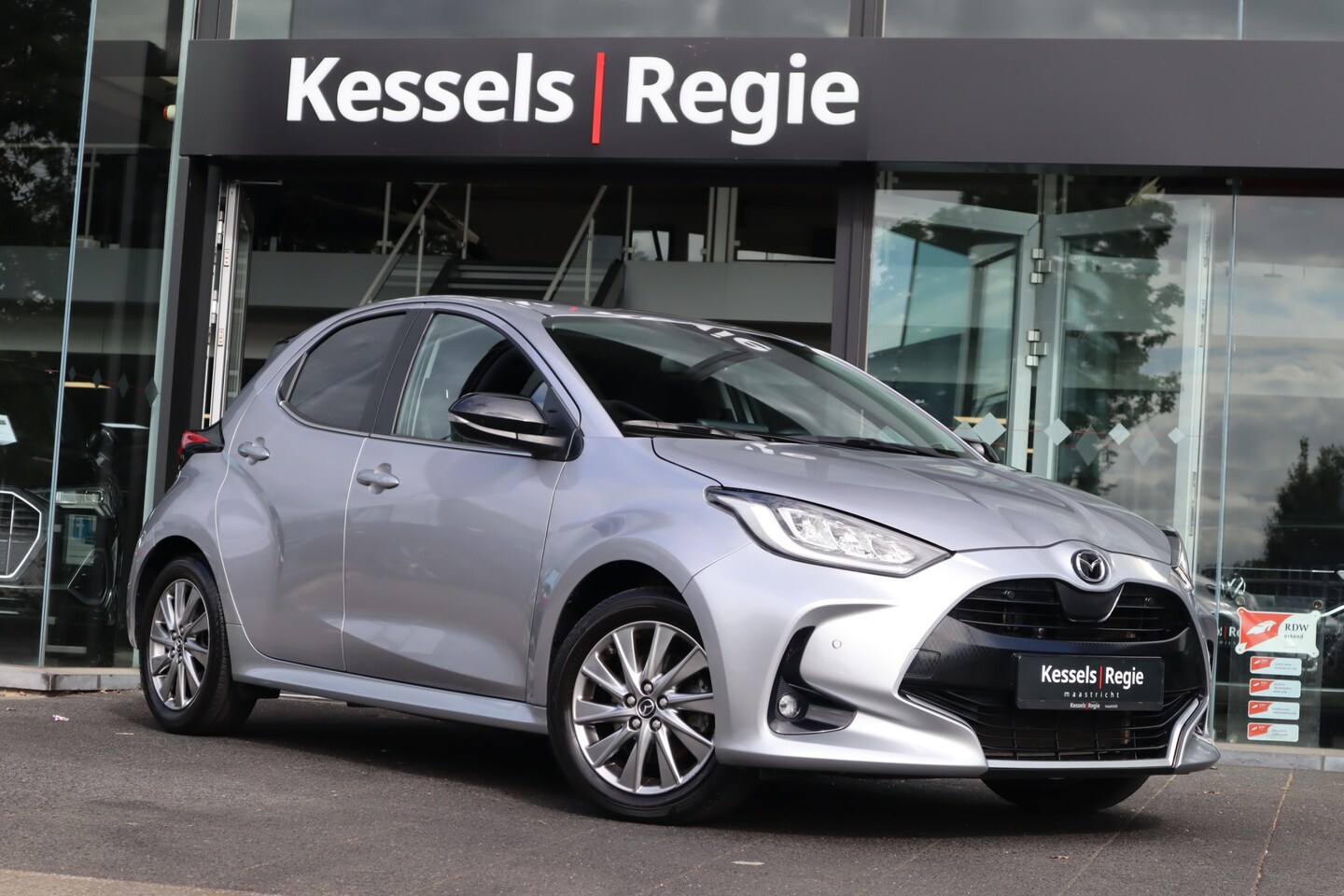 Mazda 2 Hybrid - Select LED HuD Navi-CarPlay Camera - AutoWereld.nl