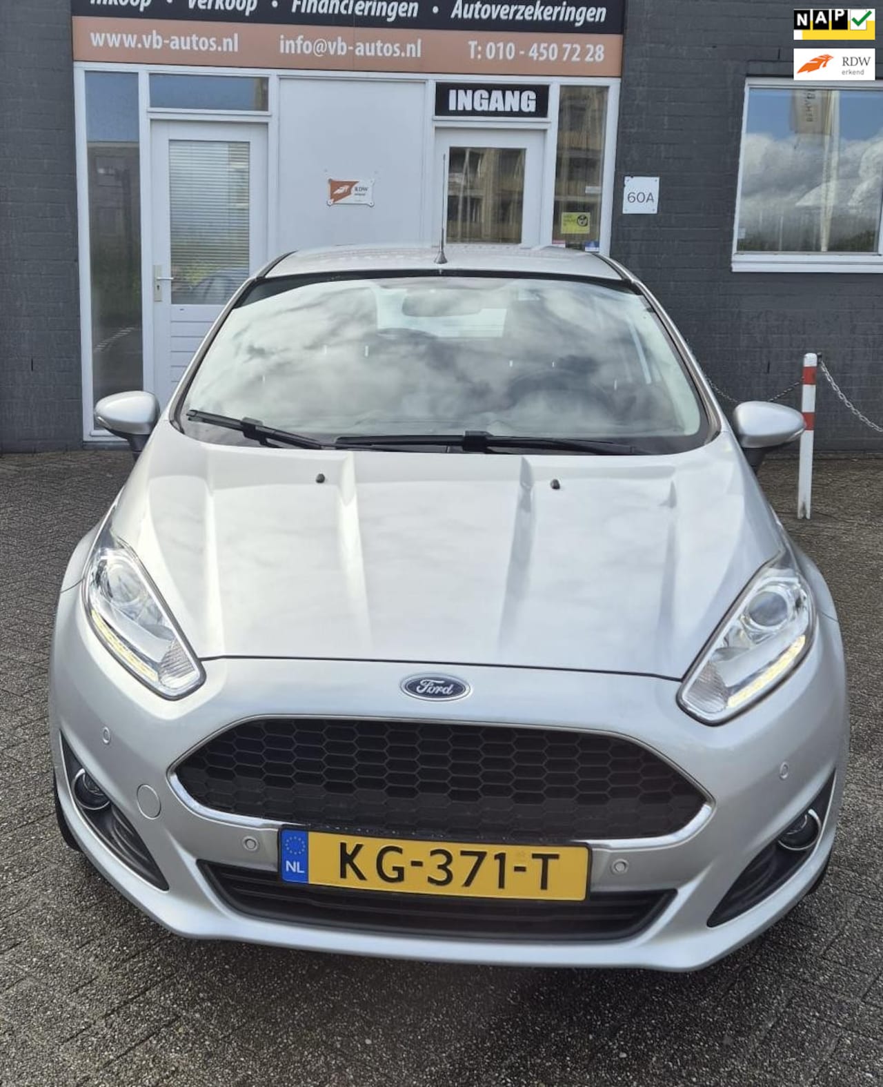 Ford Fiesta - 1.0 Style Ultimate met parkeersensoren en navigatie en airco - AutoWereld.nl