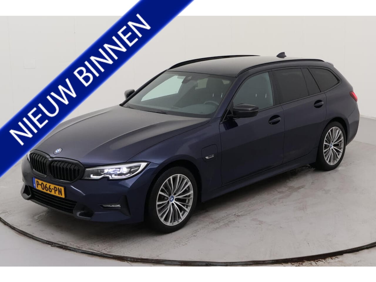 BMW 3-serie Touring - 320e Business Edition Plus NL AUTO | LEDER | STOELVERW | CARPLAY | - AutoWereld.nl