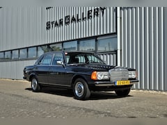 Mercedes-Benz 200-280 (W123) - 230 E Pullman interieur 85038km