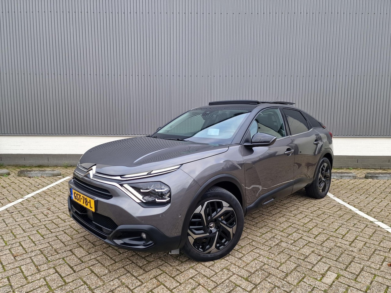 Citroën C4 - 1.2 Puretech Shine Panodak Massage 360 Camera Vol Leder HUD Navi - AutoWereld.nl