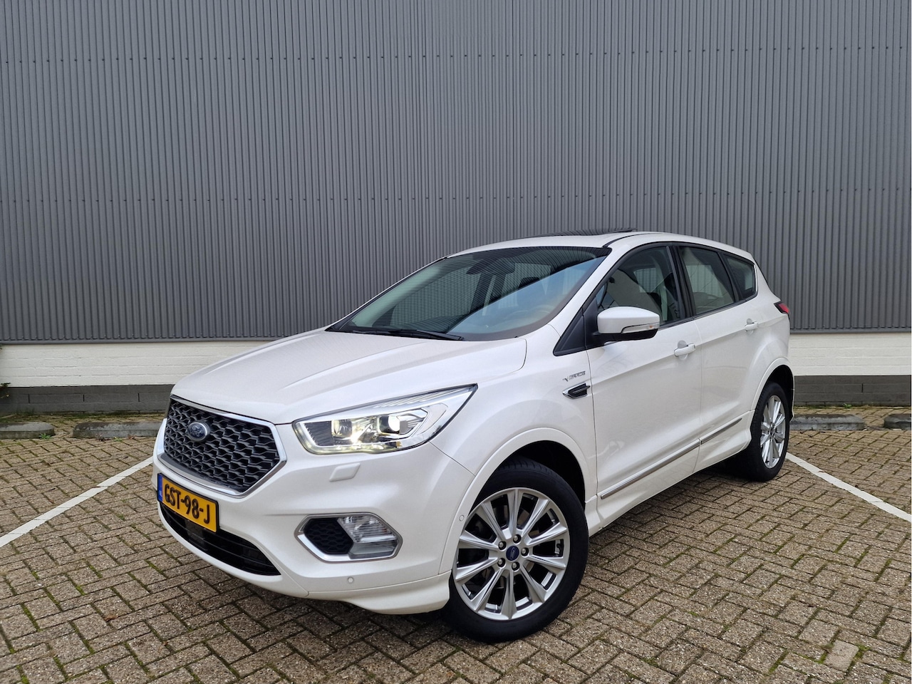 Ford Kuga - 1.5 EcoBoost Vignale ST Line Panodak Leder Camera Sfeer MFS PDC VOL!!!! - AutoWereld.nl