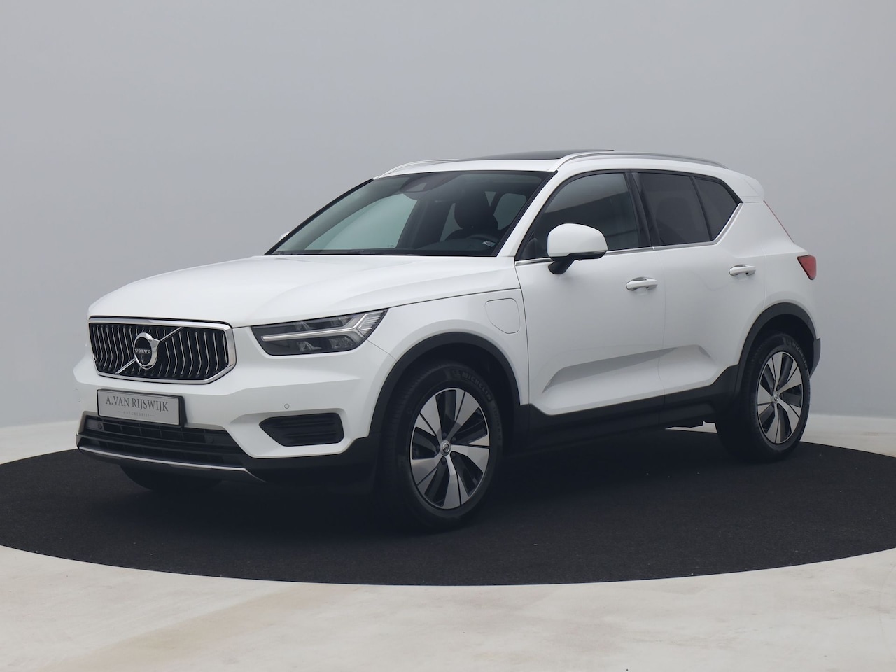 Volvo XC40 - 1.5 T4 Recharge Inscription Expression | PANO | 360° | KEYLESS - AutoWereld.nl