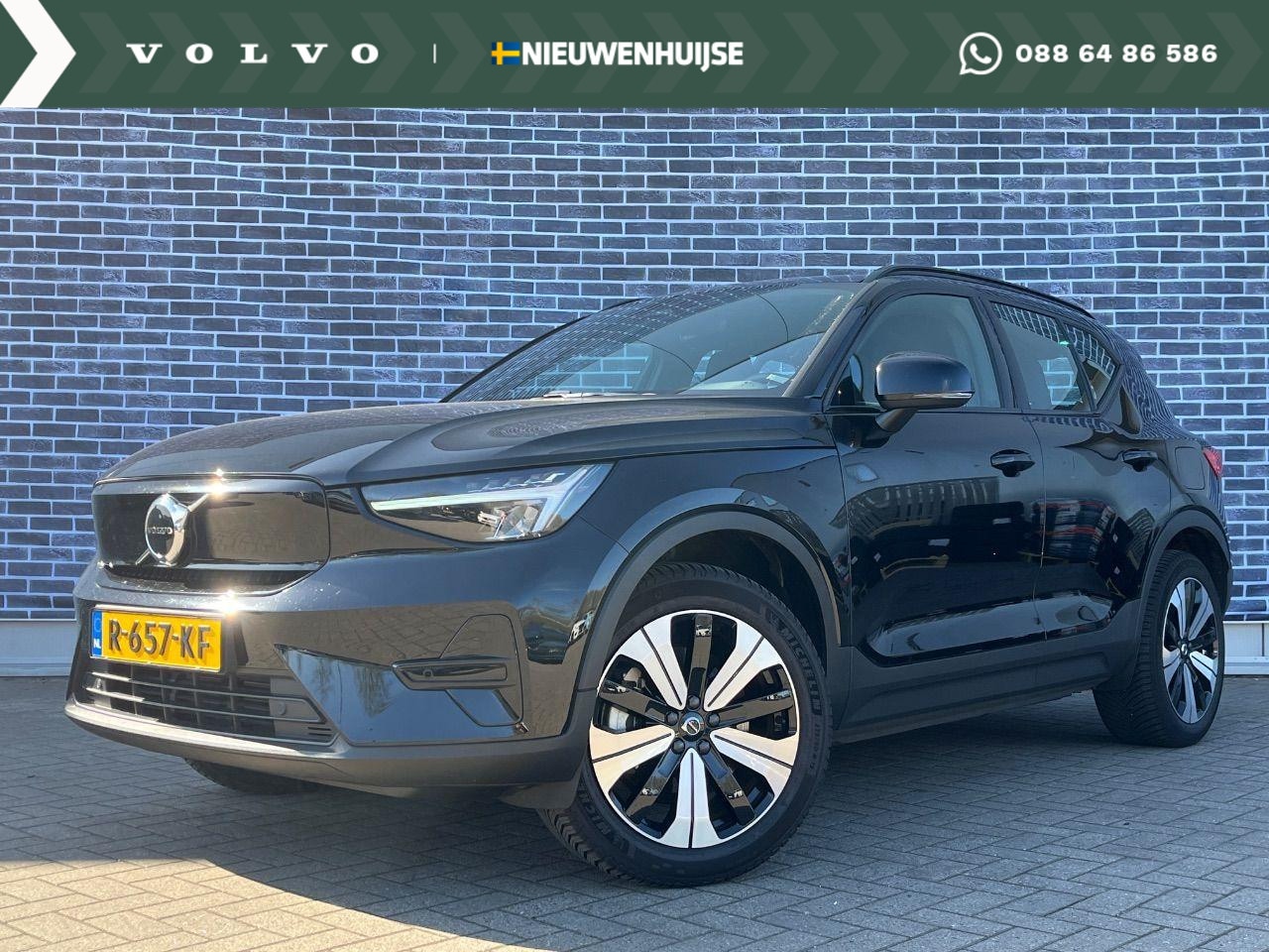 Volvo XC40 - Recharge Core 70 kWh | Trekhaak | Verwarmde voorstoel / stuurwiel | Achteruitrijcamera | A - AutoWereld.nl