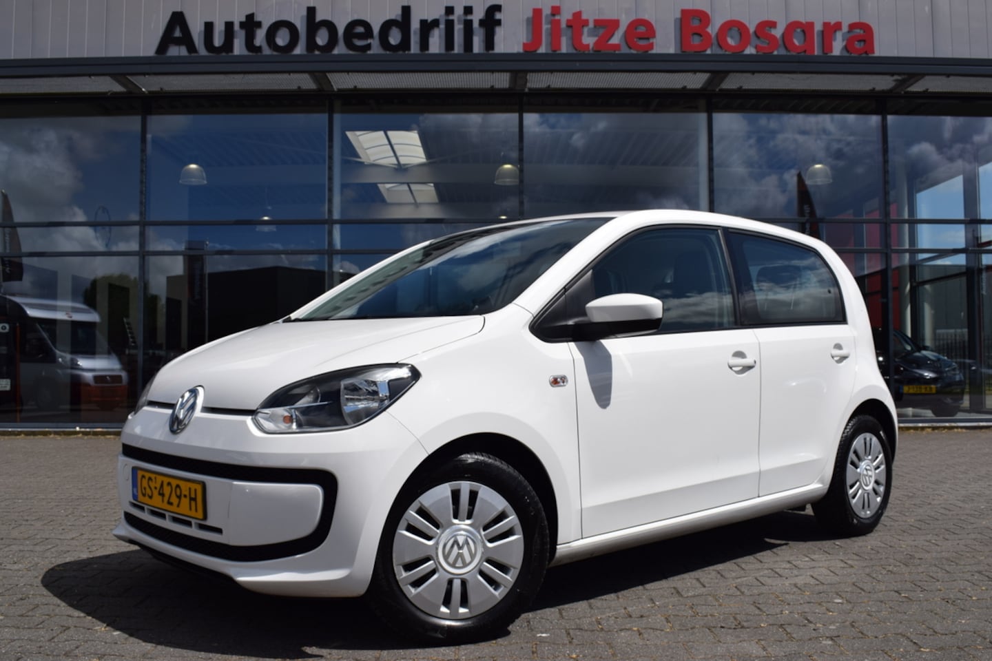 Volkswagen Up! - 1.0 Move Up! 5Drs BlueMotion Airco | Full Map Navi | Telefonie | Isofix | Volledig Onderho - AutoWereld.nl