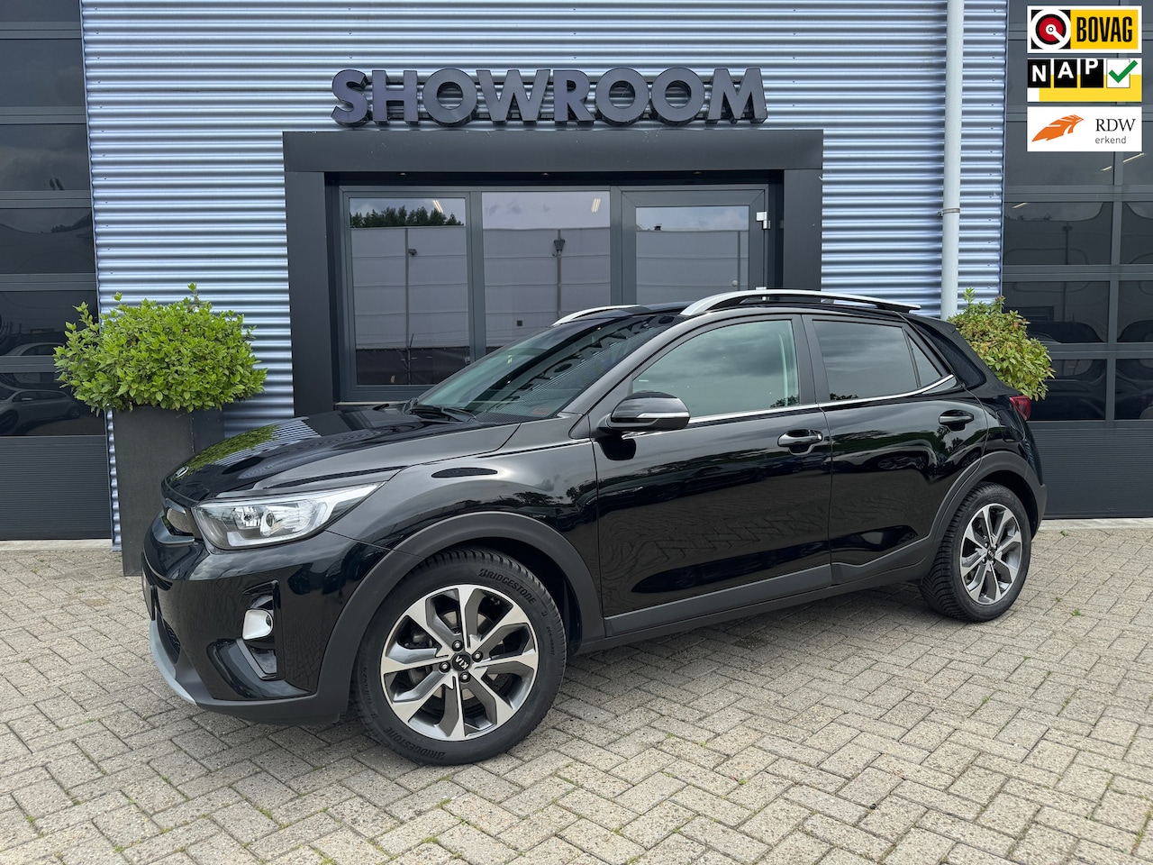 Kia Stonic - 1.0 T-GDi DynamicLine PANO|Leder|Camera|Applecarplay|Cruise|Navi - AutoWereld.nl