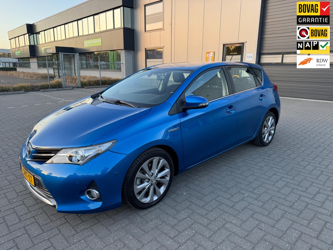 Toyota Auris - 1.8 Hybrid Executive 1.8 Hybrid Executive - AutoWereld.nl