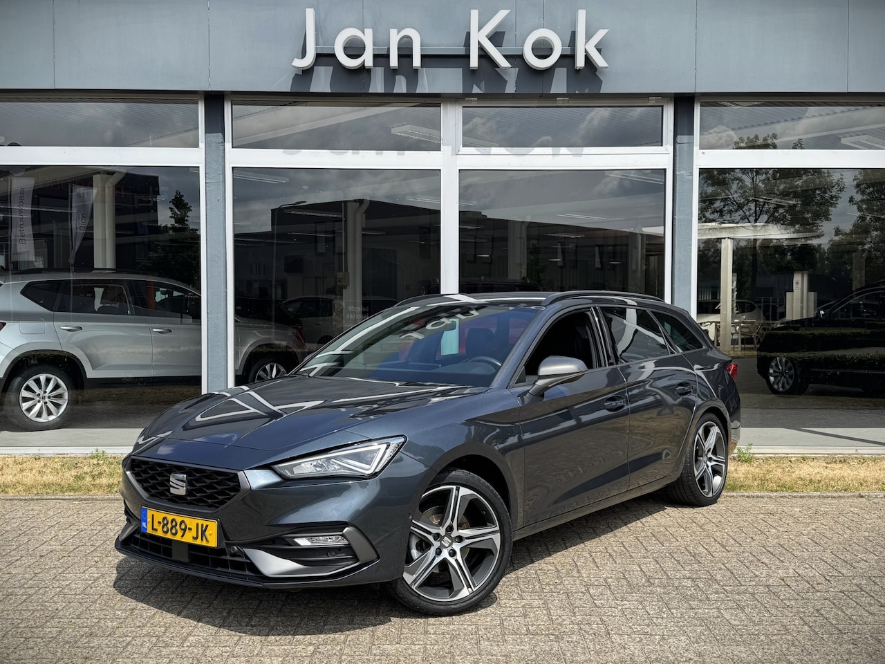 Seat Leon Sportstourer - 1.5 TSi 150 pk FR Business Intense | Dodehoekdetectie | Signatue LED | 18" - AutoWereld.nl