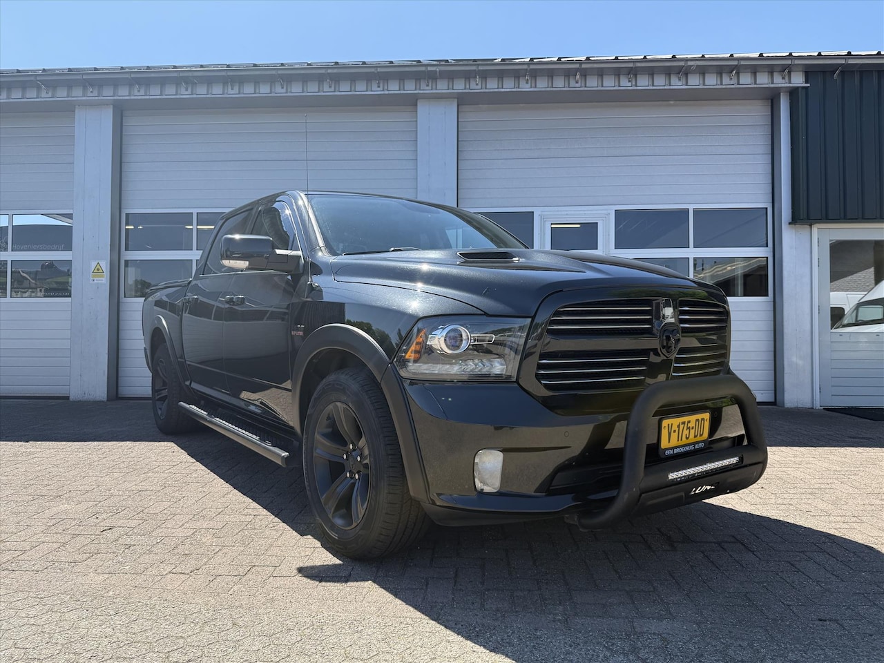 Dodge Ram 1500 - LPG Crew Cab 5 Persoons, Pano, Lage bijtelling, Camera - AutoWereld.nl