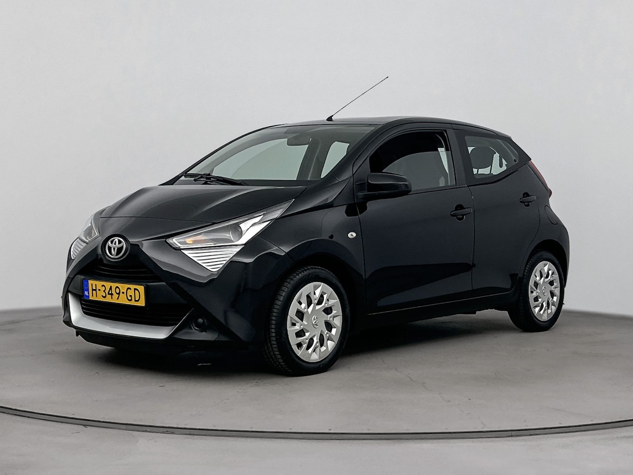 Toyota Aygo - 1.0 VVT-i x-play 1.0 VVT-i x-play - AutoWereld.nl