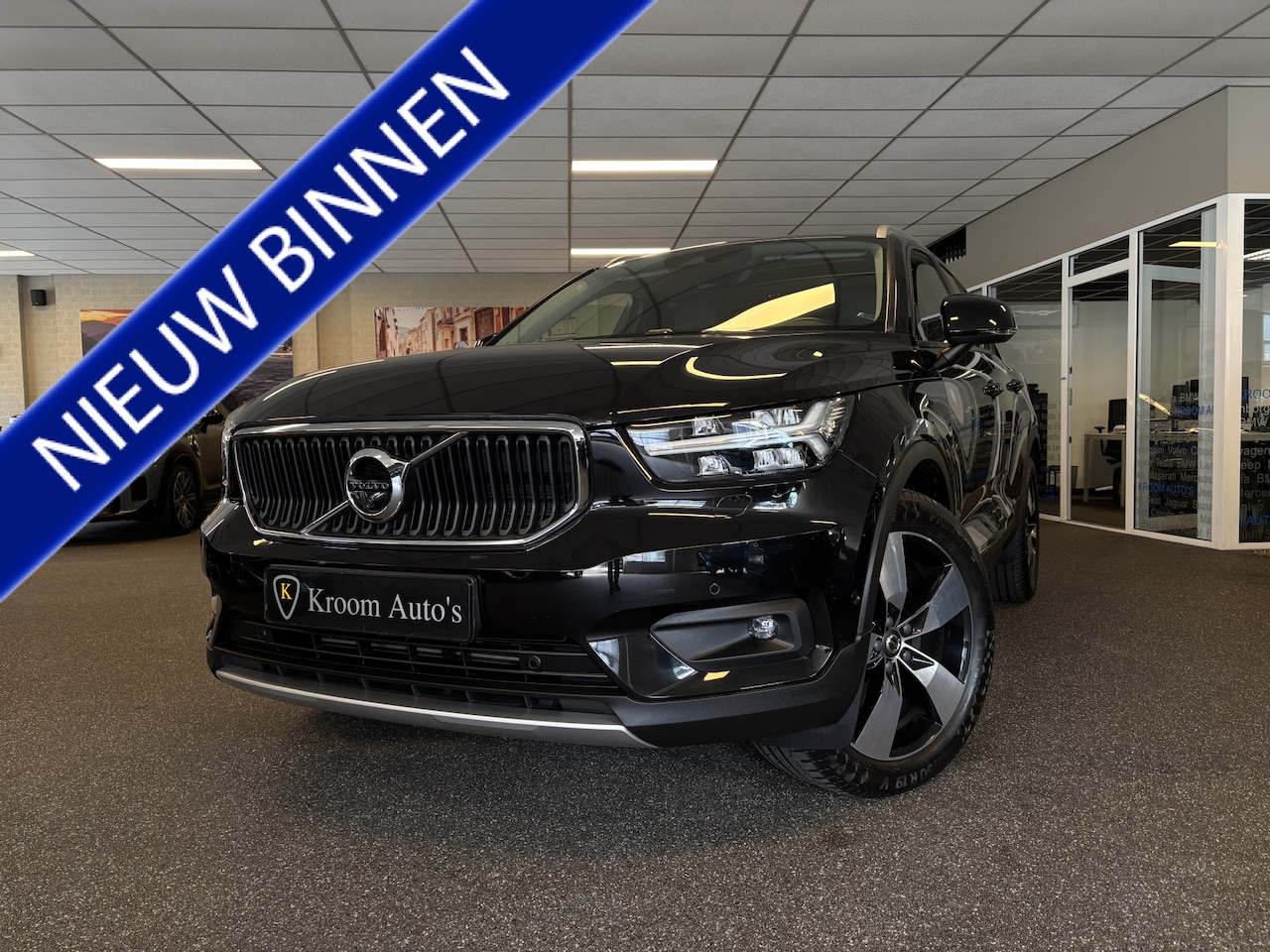 Volvo XC40 - 2.0 T5 AWD Intro Edition - BOMVOL - Leer / Panoramadak / Stuur- en stoelverwarming / Blis - AutoWereld.nl