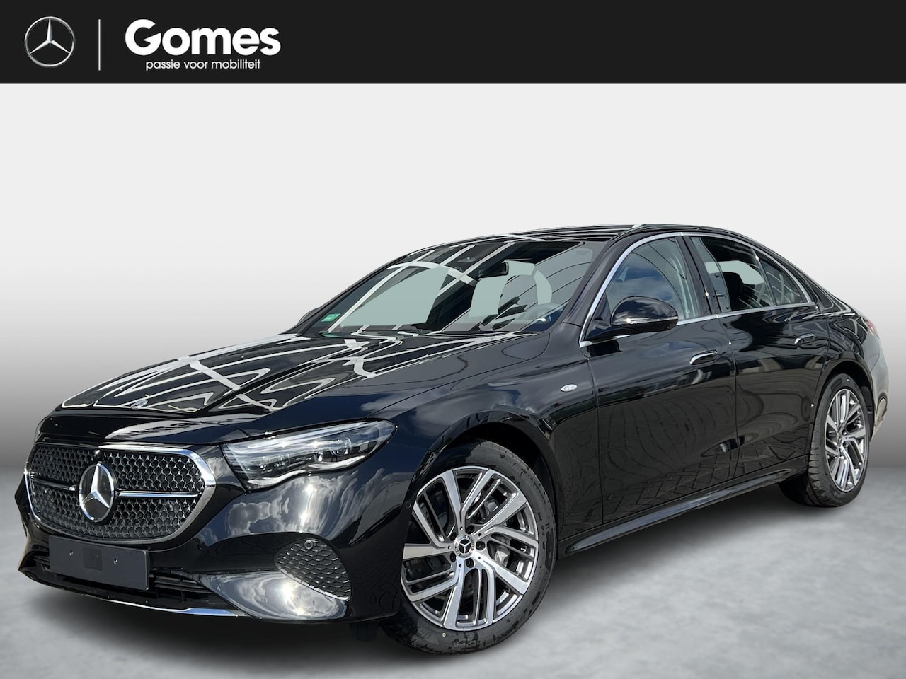 Mercedes-Benz E-klasse - 300 e Luxury Line | Winter Pakket | Zonnescherm Pakket | Panoramadak | 360° Camera | DISTR - AutoWereld.nl