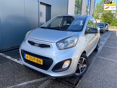 Kia Picanto - 1.0 CVVT Comfort Pack / 1 JAAR APK / AIRCO / NAP / BOEKJES / HIER EN DAAR KLEINE GEBRUIKER